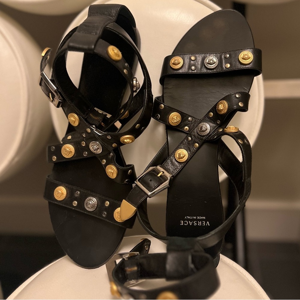 Versace Medusa Multi Logo Vintage
Sandals Size 38